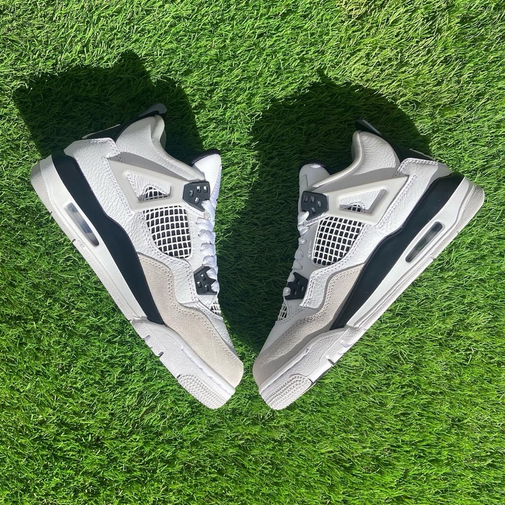 Jordan 4 ‘military black’ size 5Y/6.5W authentic brand new fast shipping🚀